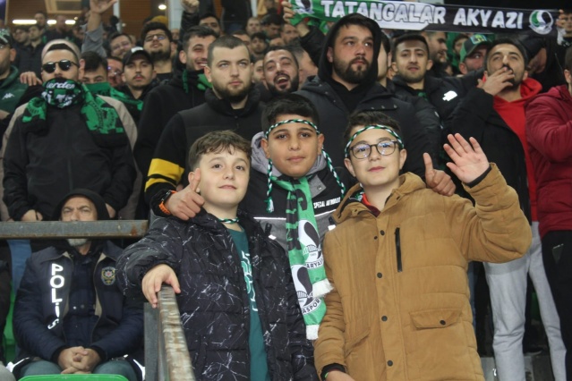 Sakaryaspor-Kocaelispor maçı fotoğrafları