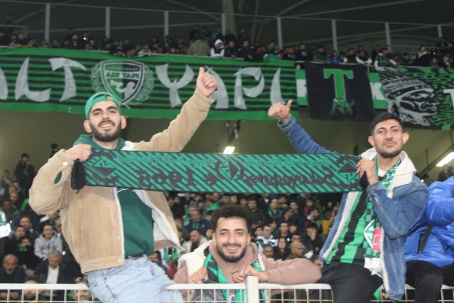 Sakaryaspor-Kocaelispor maçı fotoğrafları
