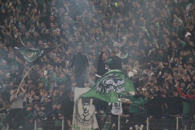 Sakaryaspor-Kocaelispor maçı fotoğrafları