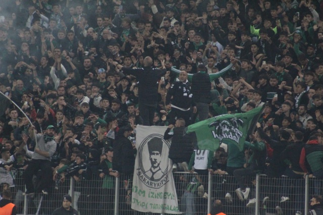 Sakaryaspor-Kocaelispor maçı fotoğrafları