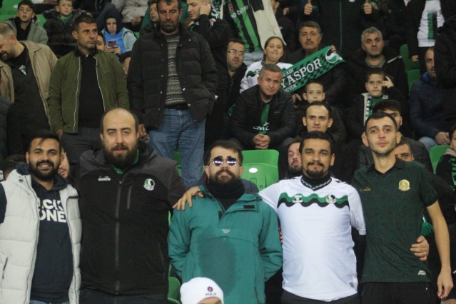 Sakaryaspor-Kocaelispor maçı fotoğrafları