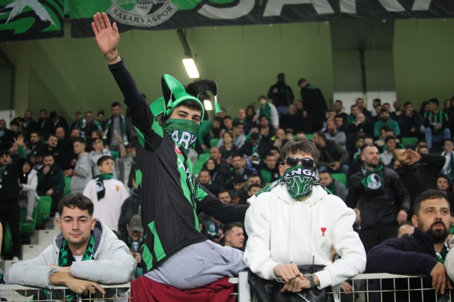 Sakaryaspor-Kocaelispor maçı fotoğrafları