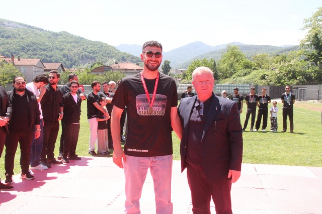 Sapancaspor kupasına kavuştu