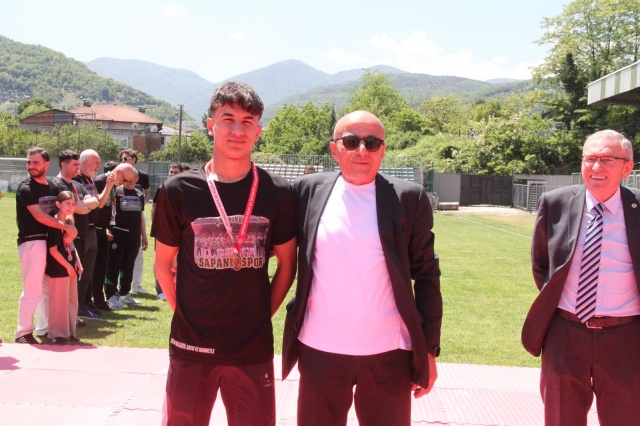 Sapancaspor kupasına kavuştu