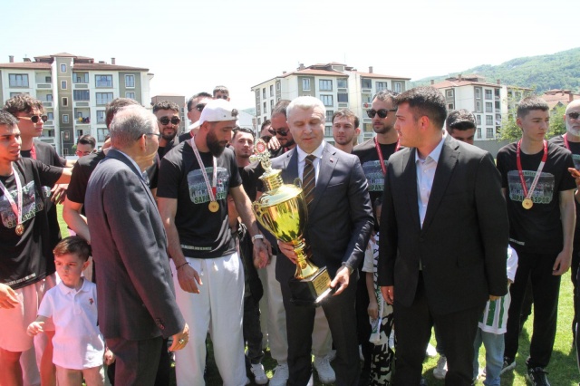 Sapancaspor kupasına kavuştu