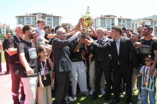 Sapancaspor kupasına kavuştu
