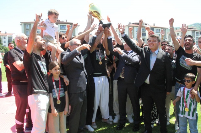 Sapancaspor kupasına kavuştu