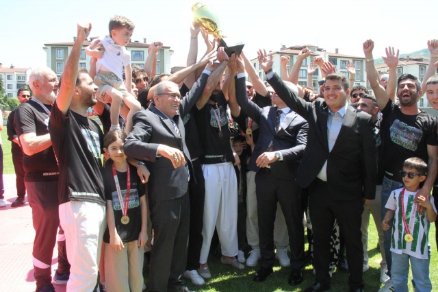 Sapancaspor kupasına kavuştu