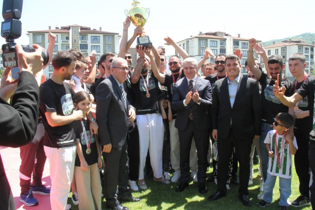 Sapancaspor kupasına kavuştu