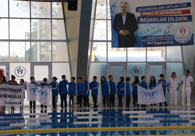Küçükler Yüzme İl Birinciliği başladı
