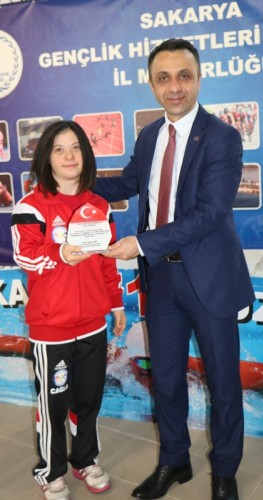 Küçükler Yüzme İl Birinciliği başladı