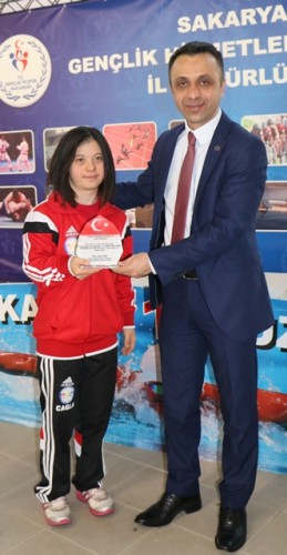 Küçükler Yüzme İl Birinciliği başladı