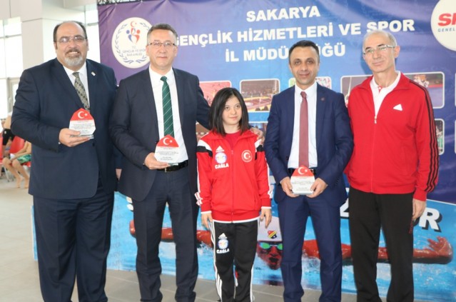 Küçükler Yüzme İl Birinciliği başladı
