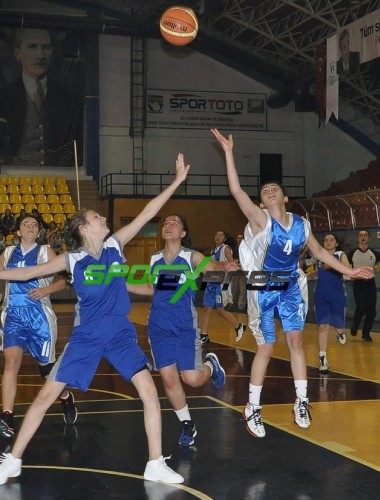 Adapazarı Bel (A) - Gençlik merkezi: 45-37