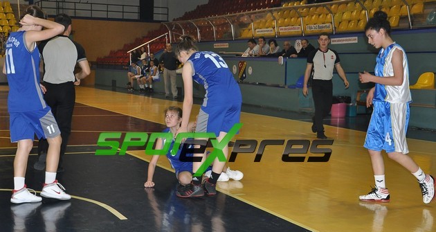 Adapazarı Bel (A) - Gençlik merkezi: 45-37