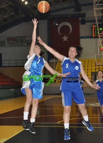 Adapazarı Bel (A) - Gençlik merkezi: 45-37
