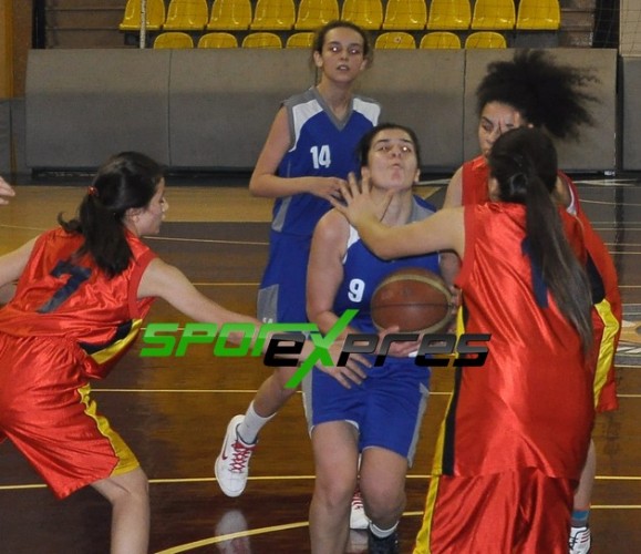 Yıldız Kızlarda Adapazarı Belediye Şampiyon