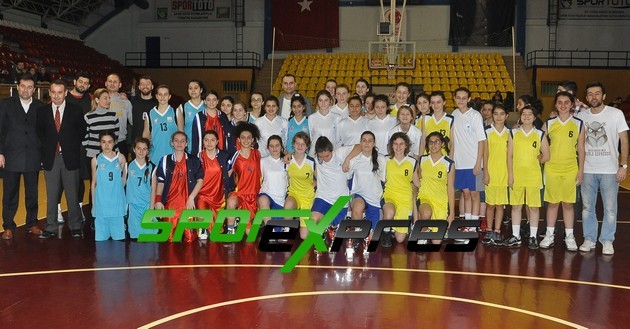 Yıldız Kızlarda Adapazarı Belediye Şampiyon