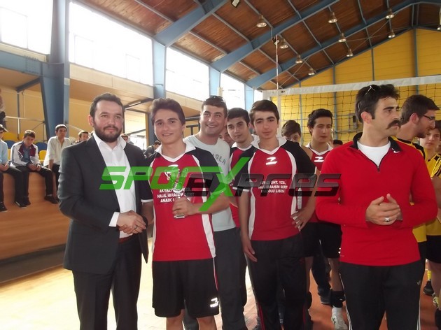 Akyazı Liseler Voleybol turnuvası sona erdi