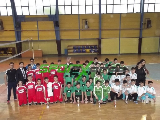 Voleybol Turnuvasının galibi Ali Altıparmak Ortaokulu