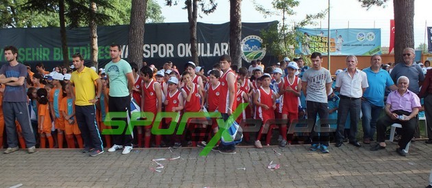 Akyazı Yaz Spor Okulları açılışı yapıldı