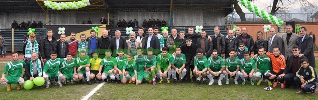 Alaağaçspor şampiyonluğu kutladı