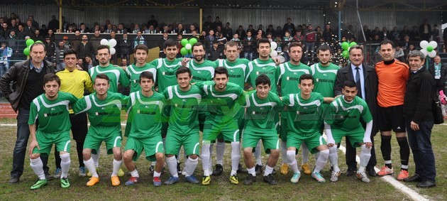 Alaağaçspor şampiyonluğu kutladı