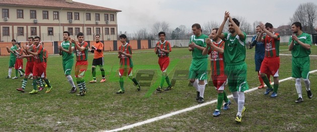 Alaağaçspor şampiyonluğu kutladı