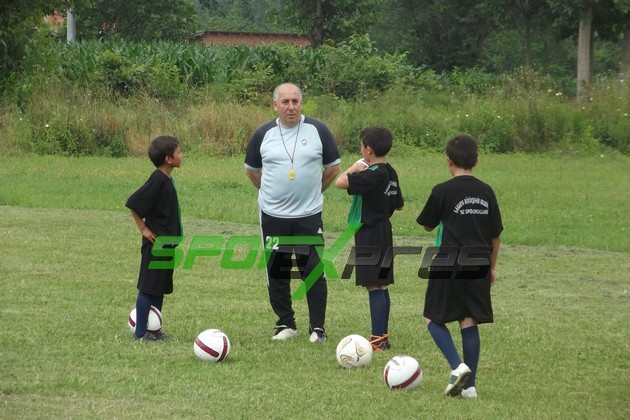 Alaağaçspor Dünya Yetimlerini Ağırladı