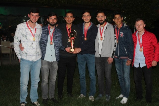 Alandüzüspor kupasına kavuştu