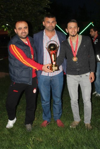 Alandüzüspor kupasına kavuştu
