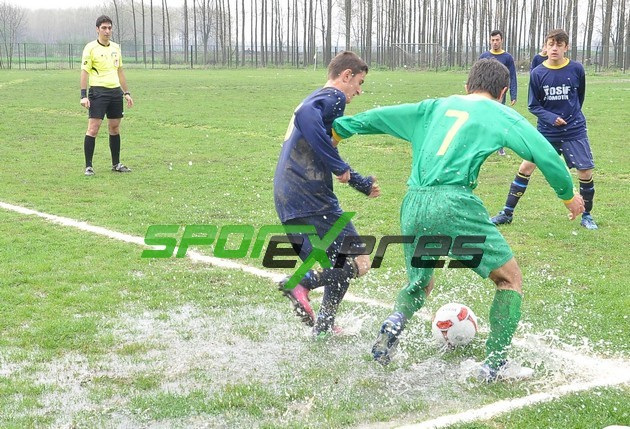Altınderespor yendi,kurtuldu : 3-1