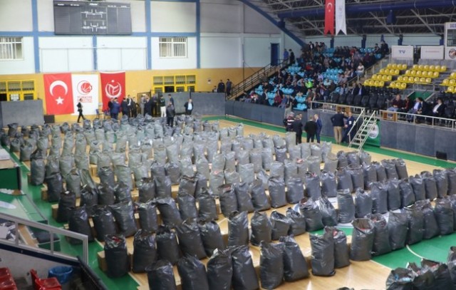 Amatörlere Gençlik Spordan Malzeme Desteği
