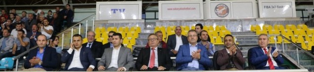 Amatörlere Gençlik Spordan Malzeme Desteği