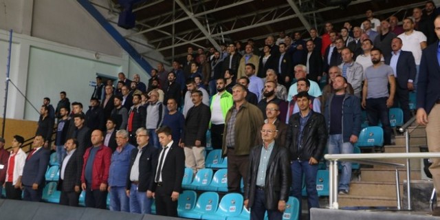 Amatörlere Gençlik Spordan Malzeme Desteği