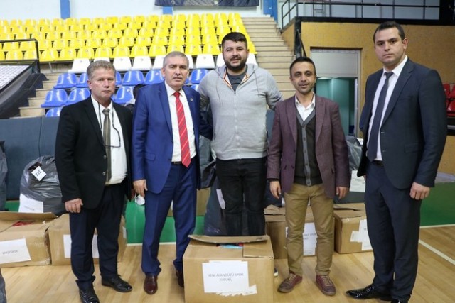 Amatörlere Gençlik Spordan Malzeme Desteği
