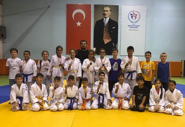 Sakaryalı Judocular Ankara'da fırtına gibi esti
