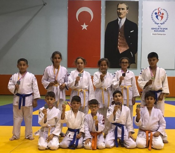 Sakaryalı Judocular Ankara'da fırtına gibi esti