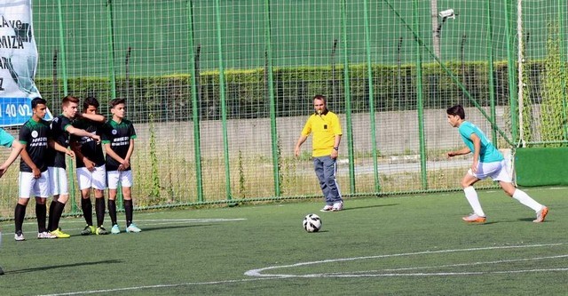 Arifiye'de 2016 Şampiyonu Üzeyir Garih Ortaokulu