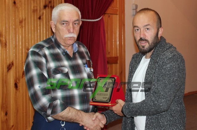Sakaryasporlu futbolcular öğrencilerle buluştu