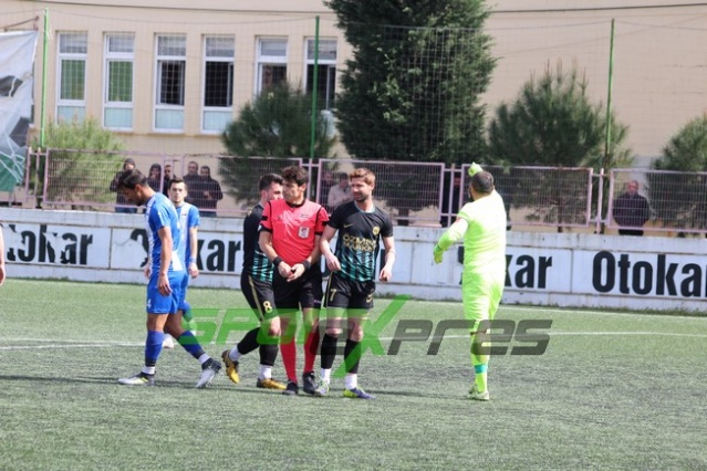 Arifiyespor-Adapazarıspor maçı fotoğrafları