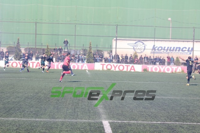 Arifiyespor-Adapazarıspor maçı fotoğrafları
