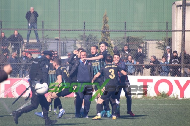 Arifiyespor-Adapazarıspor maçı fotoğrafları