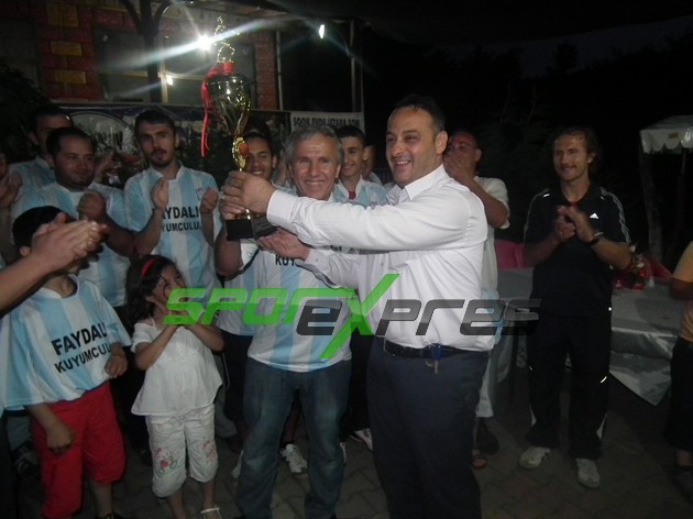 AS Kuzulukspor Şampiyonluğu Kutladı