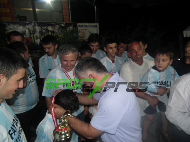 AS Kuzulukspor Şampiyonluğu Kutladı