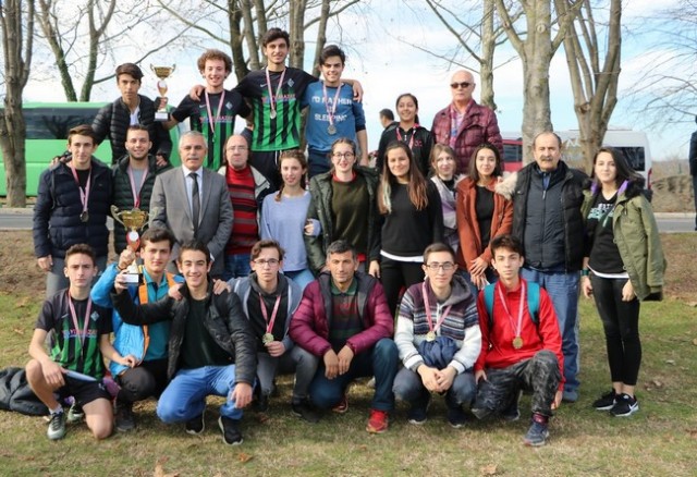 Atletizmde Yıldız ve Gençler Yarıştı