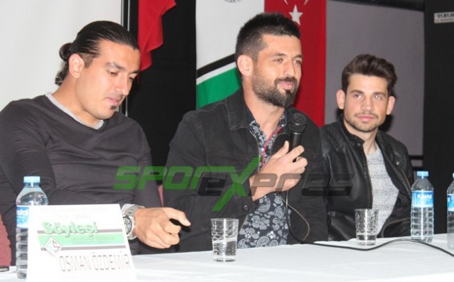 Kral Aykut'un öğrencilerinden Yeşil Siyahlı futbolculara sevgi seli