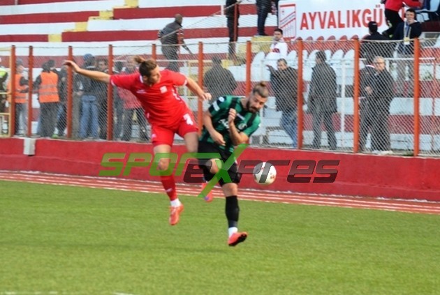 Ayvalıkgücü Belediyespor-Sakaryaspor 1-1