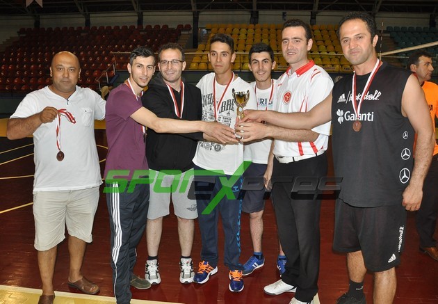 Voleybol  Bahar Kupası’nda  tatsız olaylar