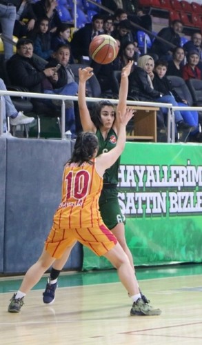 Basketbol'da bayanlar kupalarına kavuştu